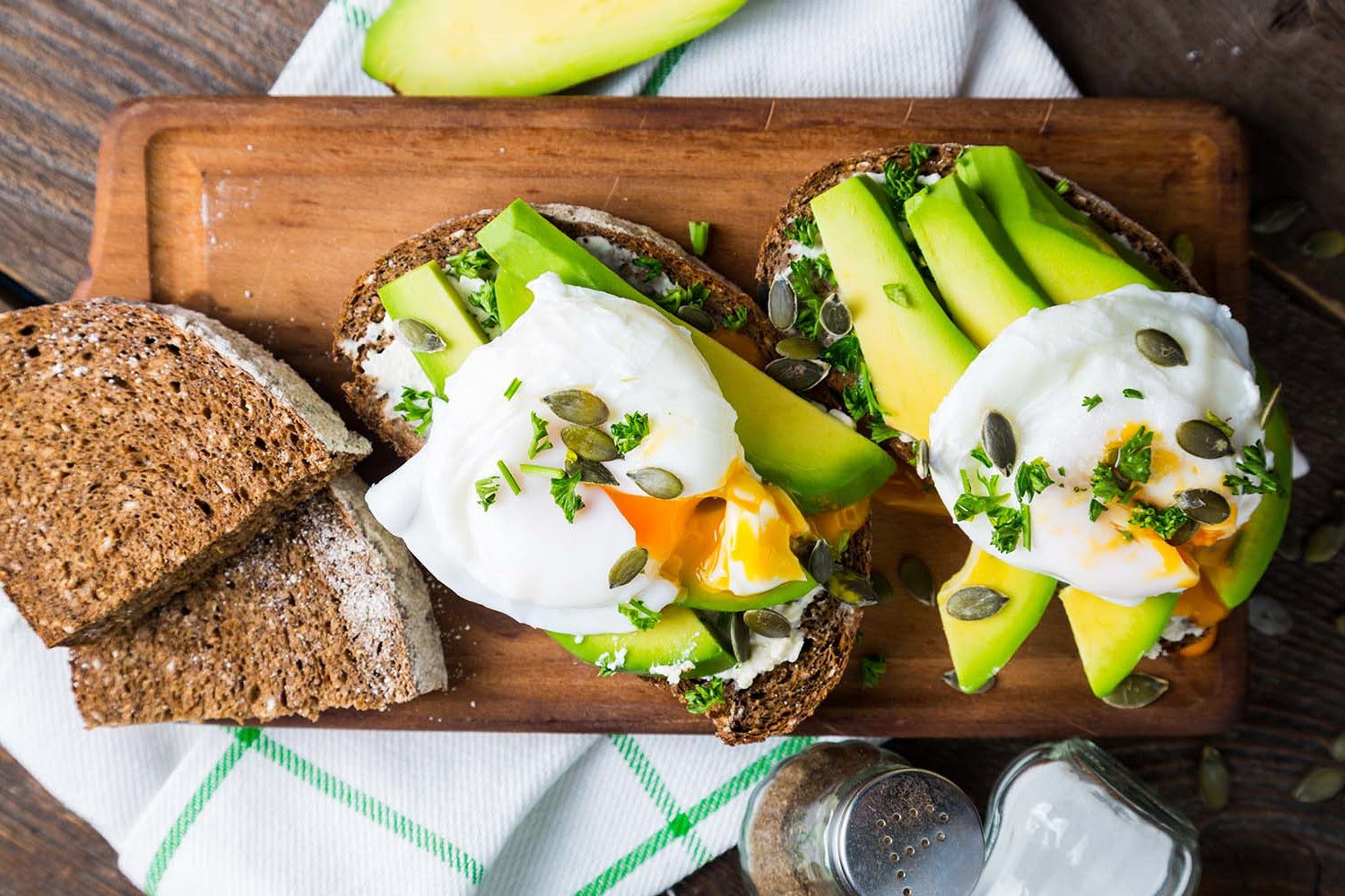 Sandwich with avocado and poached egg
